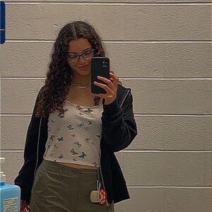 Meet your Posher, Olivia